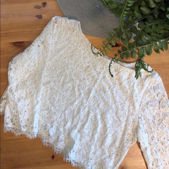 Aritzia babaton white lace cropped shirt - Picture 2 of 3